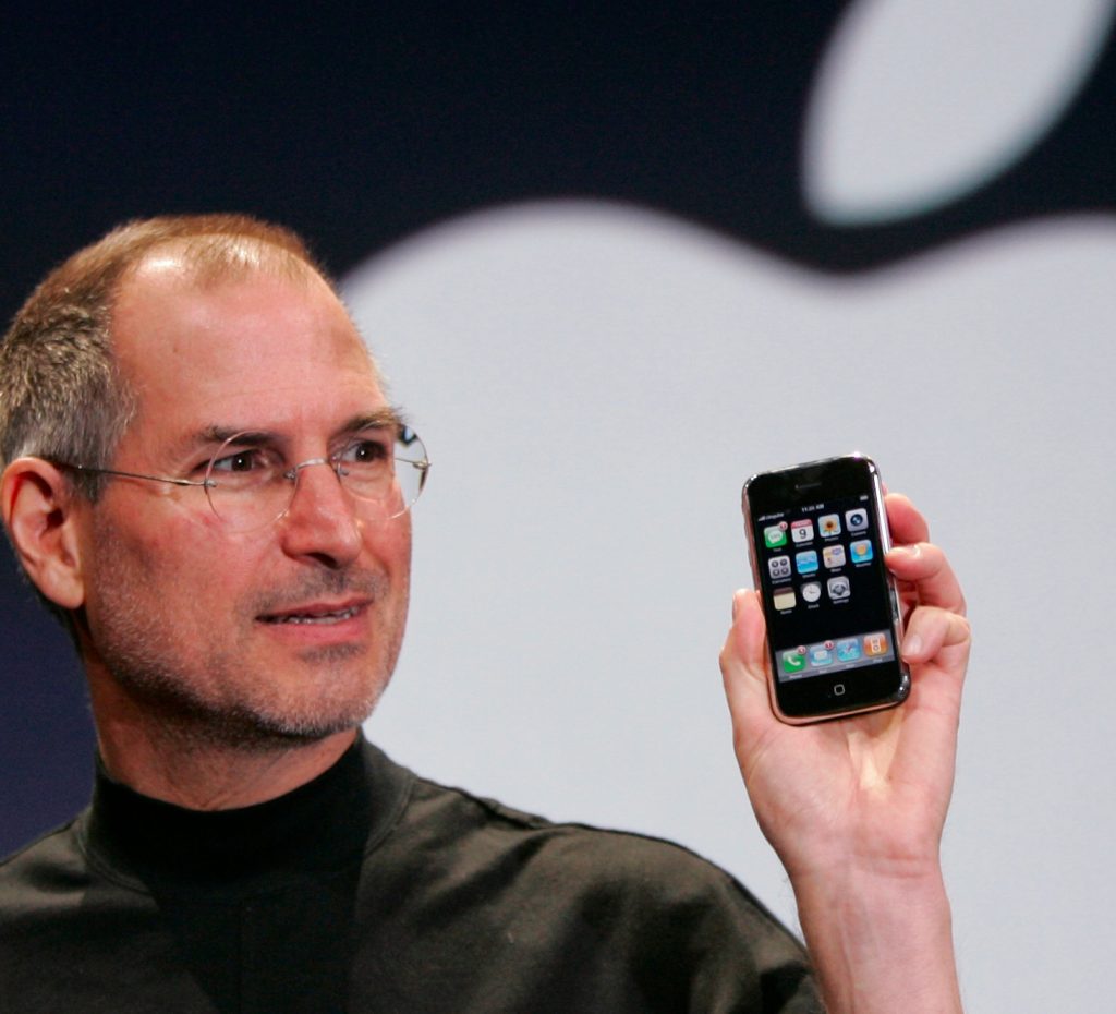 Steve Jobs iPhone zdroj Business Insider UK osiziwazaffy9v7hlm6etnw923471jx7ud5md25is4